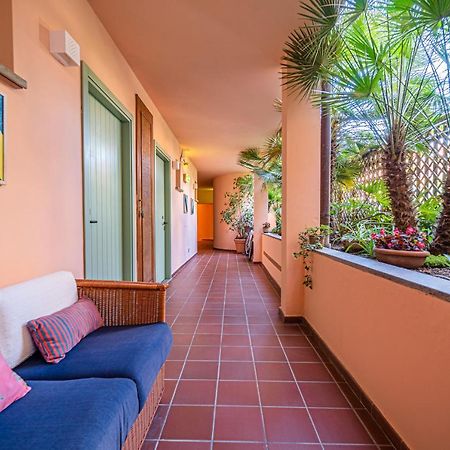 Hotel Yacht Club مارتْشانا مارينا المظهر الخارجي الصورة