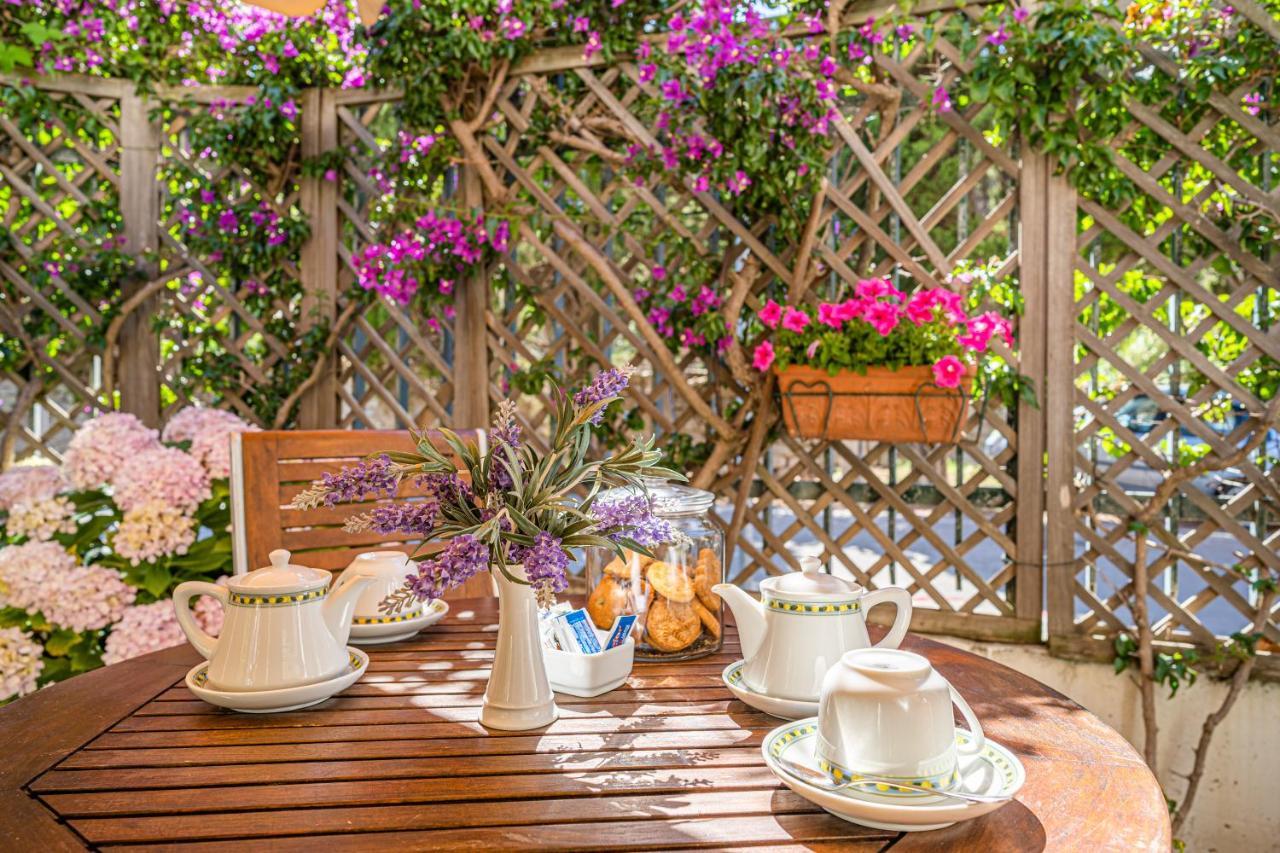 Hotel Yacht Club مارتْشانا مارينا المظهر الخارجي الصورة