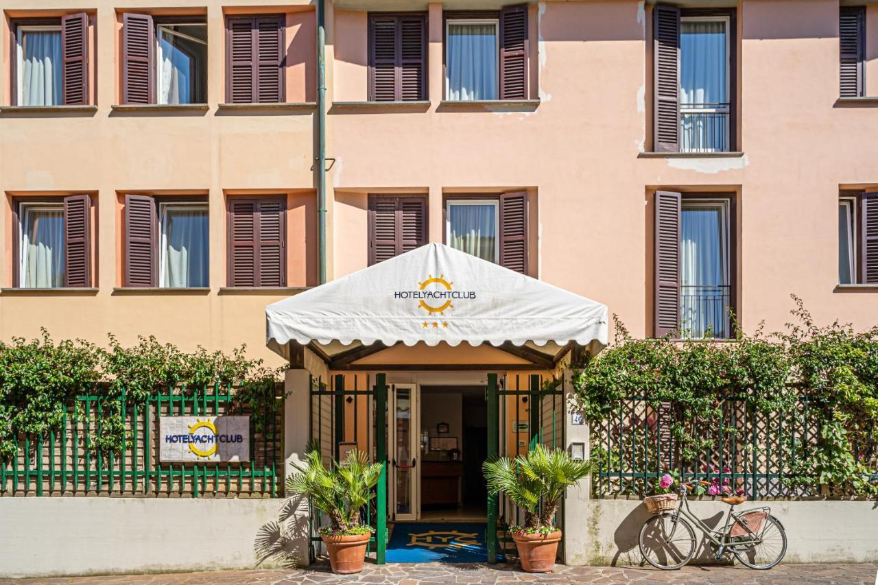 Hotel Yacht Club مارتْشانا مارينا المظهر الخارجي الصورة