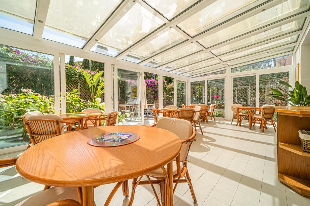 Hotel Yacht Club مارتْشانا مارينا المظهر الخارجي الصورة
