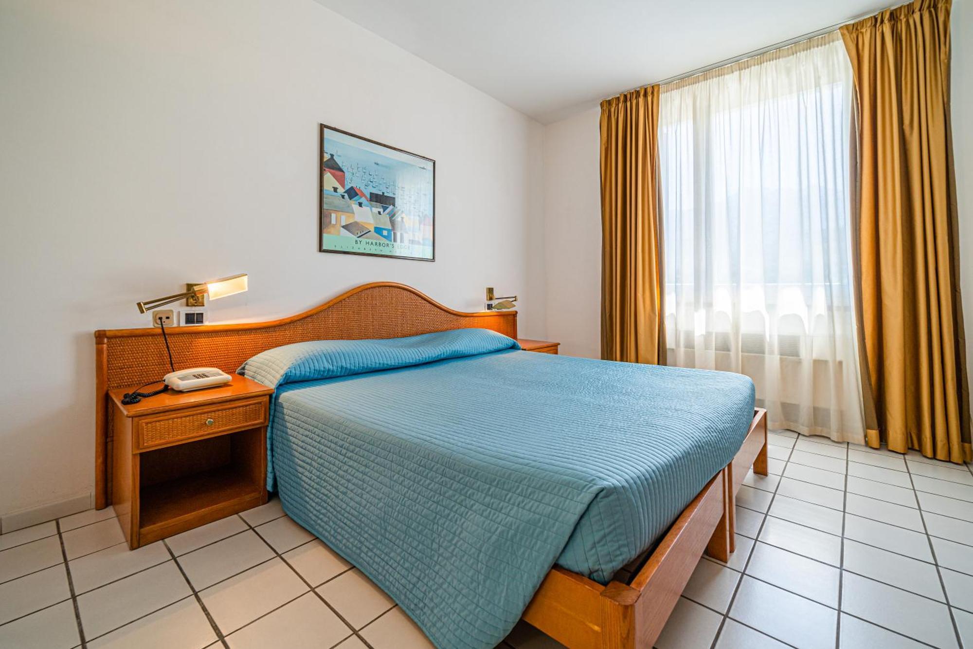 Hotel Yacht Club مارتْشانا مارينا المظهر الخارجي الصورة