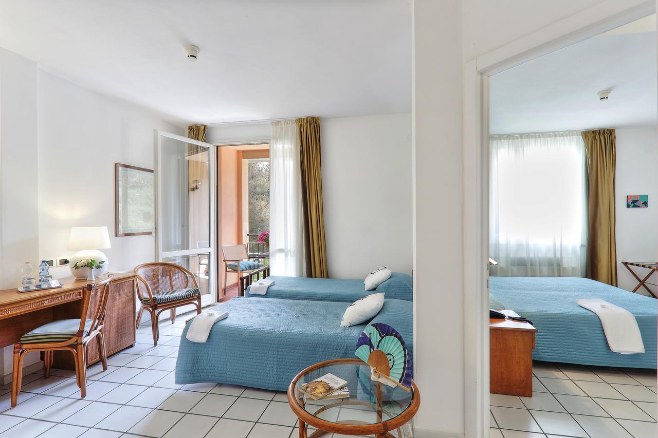 Hotel Yacht Club مارتْشانا مارينا المظهر الخارجي الصورة