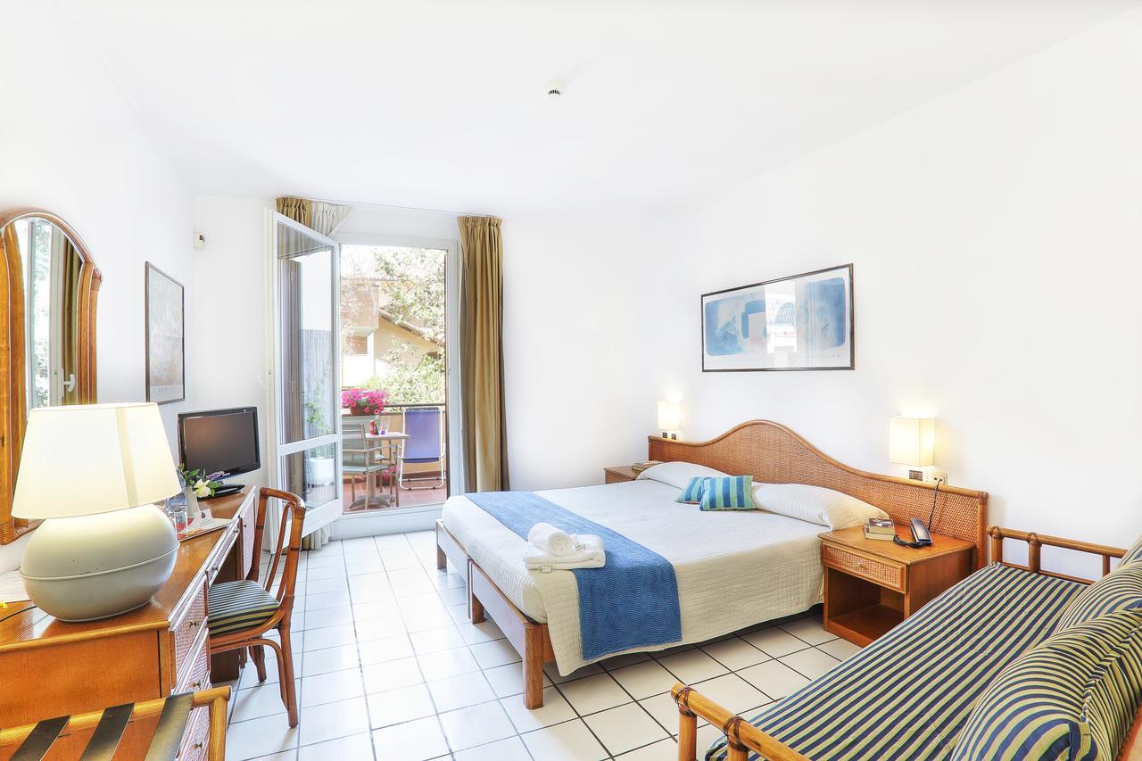 Hotel Yacht Club مارتْشانا مارينا المظهر الخارجي الصورة